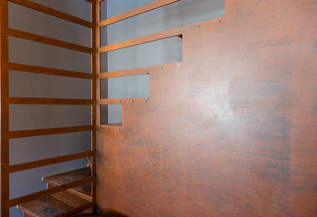 L'aspect matière lumineux de l'acier corten pour un escalier en métal sur mesure