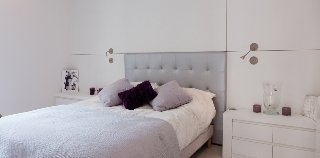 appartement White suite parentale : tête de lit sur mesure